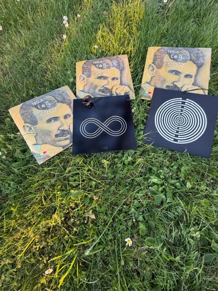 Tesla deska Geometry Black s anténou Lakhovsky